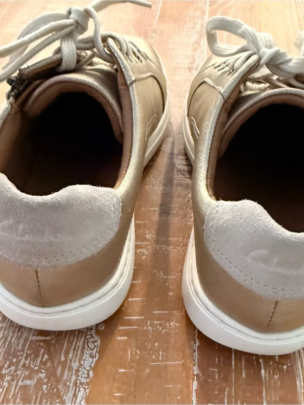 Clarks Metallic Gold Leather Lace-Up Sneakers with Side Zip LIKE NEW SIZE 7.5 W
